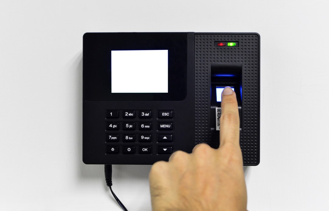 close-up-fingerprint-reader